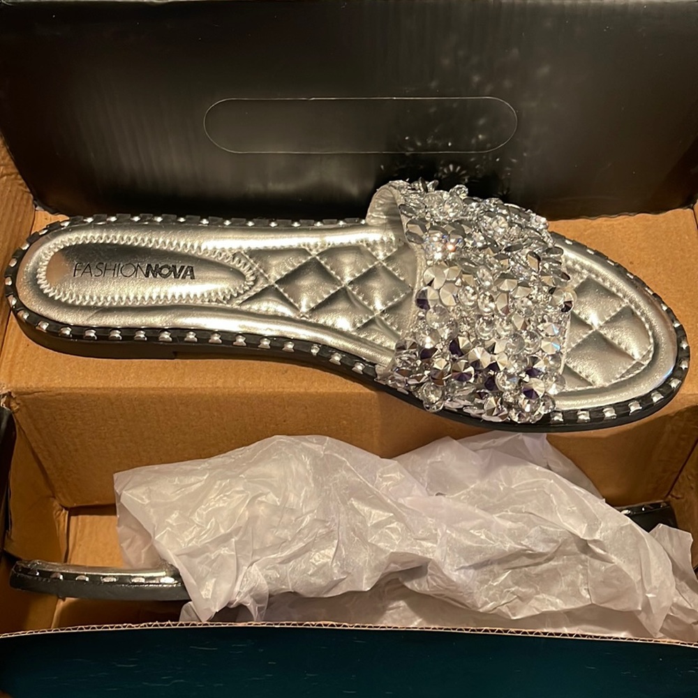 Sandals - Picture 1 of 3